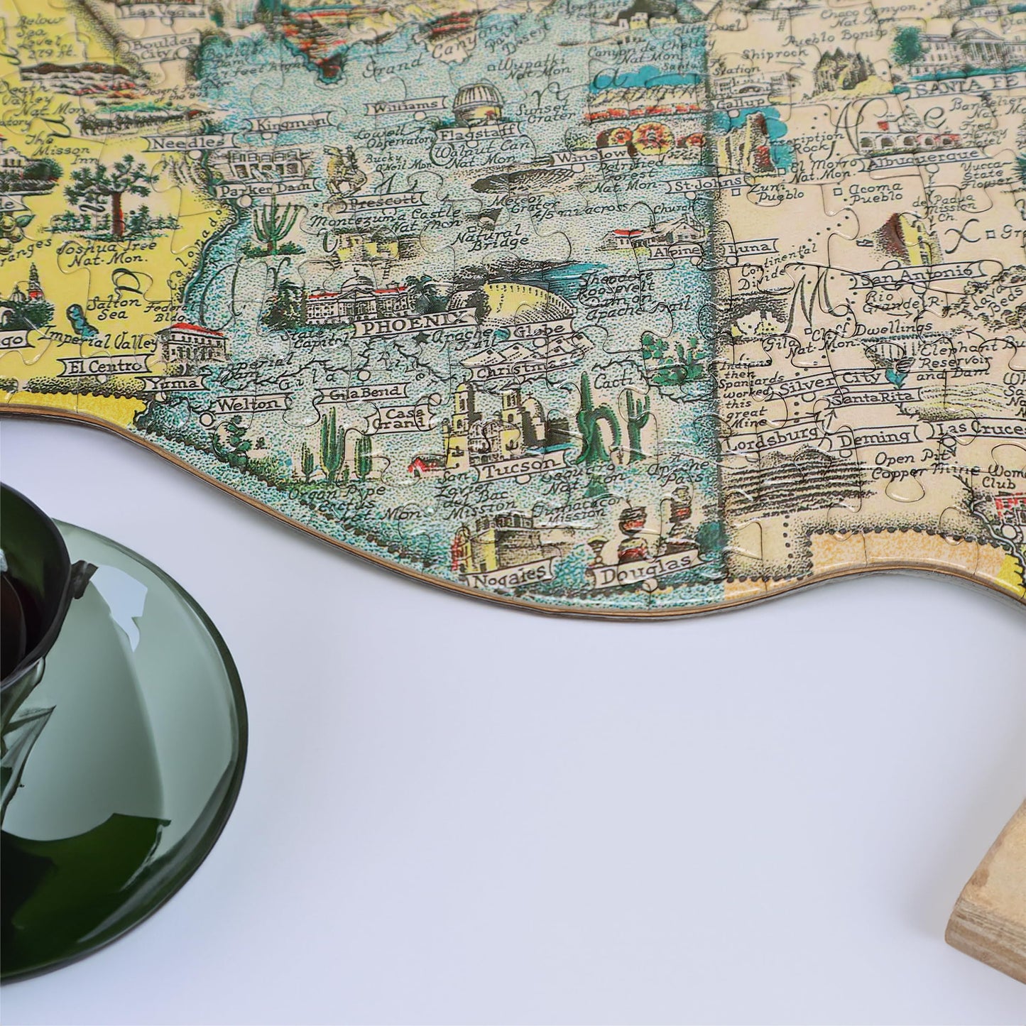 TDC Games USA Shaped Jigsaw Puzzle - America the Wonderland - 1940’s Pictorial Map of the United States, Puzzles for Adults 1000 Pieces, 31 inches