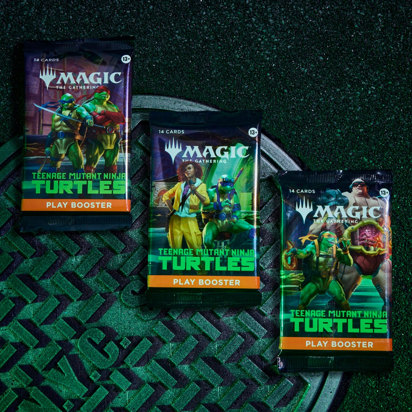 Magic: The Gathering | Teenage Mutant Ninja Turtles - Bundle | 9 Play Boosters, 30 Lands, Foil Alt-Art Promo Card + Exclusive Accessories |