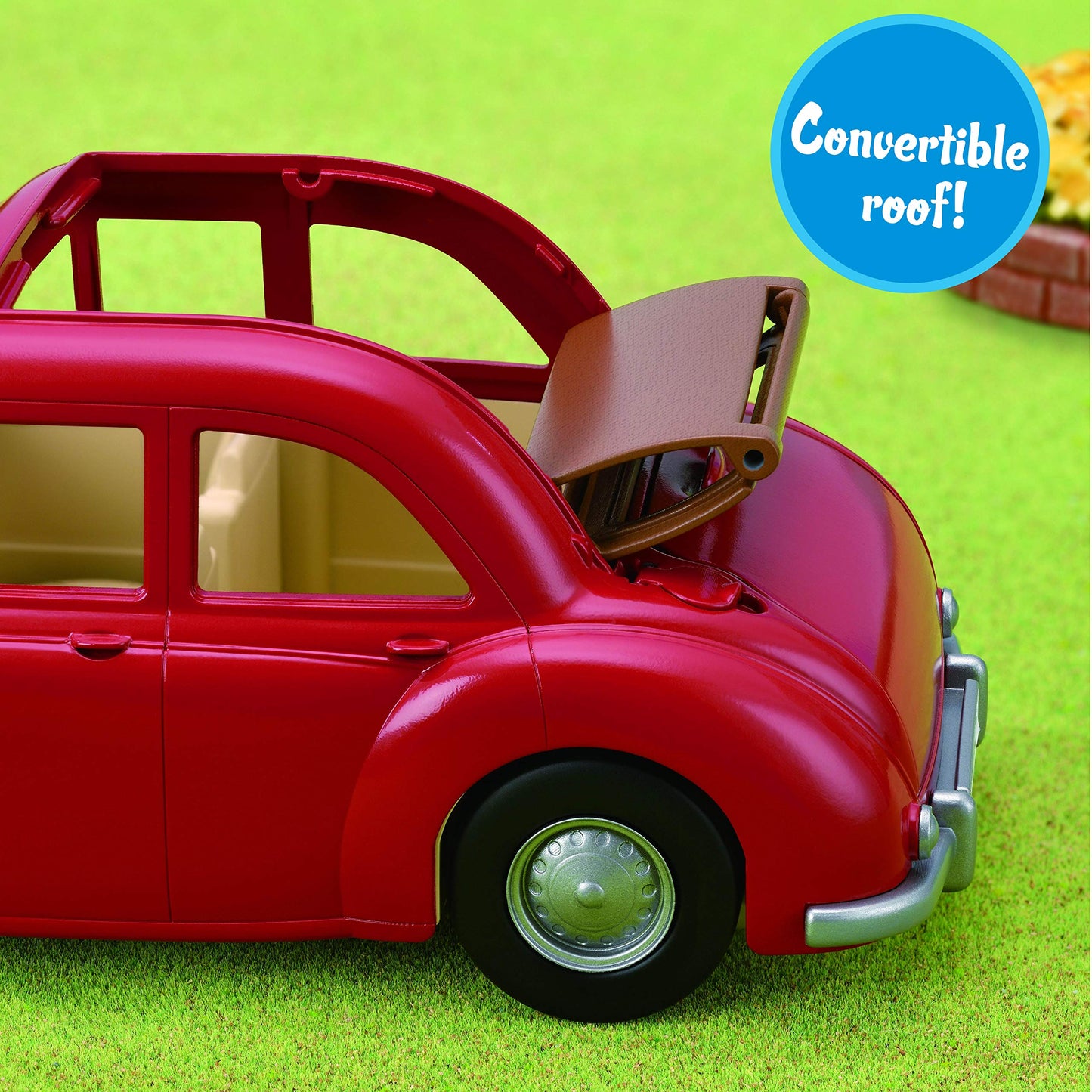 Calico Critters - Family Cruising Car - Family Vehicles - Kids Pretend Play Toy, Miniature Vehicle & Accessories Set, Ages 3+