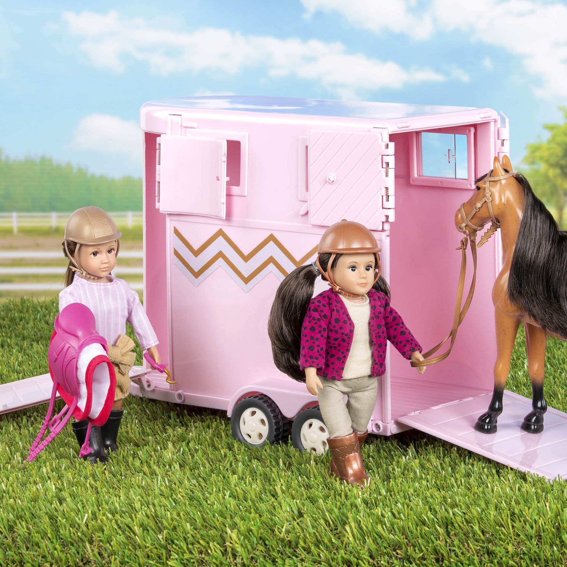 Lori - Hoofing It - Horse Trailer - Play Set for 6-Inch Horses & Mini Dolls - Horse Accessories - Saddle, Bridle, Brush & More - 3+ Years