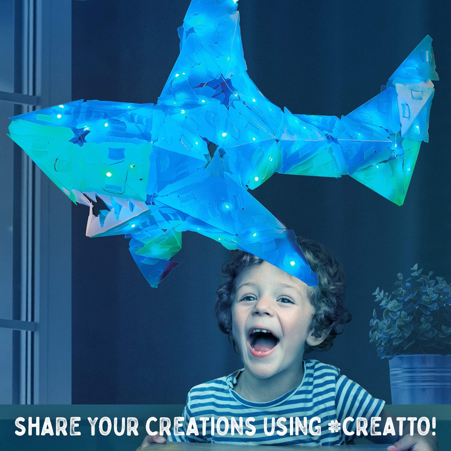 Creatto: Shimmer Shark & Ocean Pals Light-Up Craft Puzzle from Thames & Kosmos