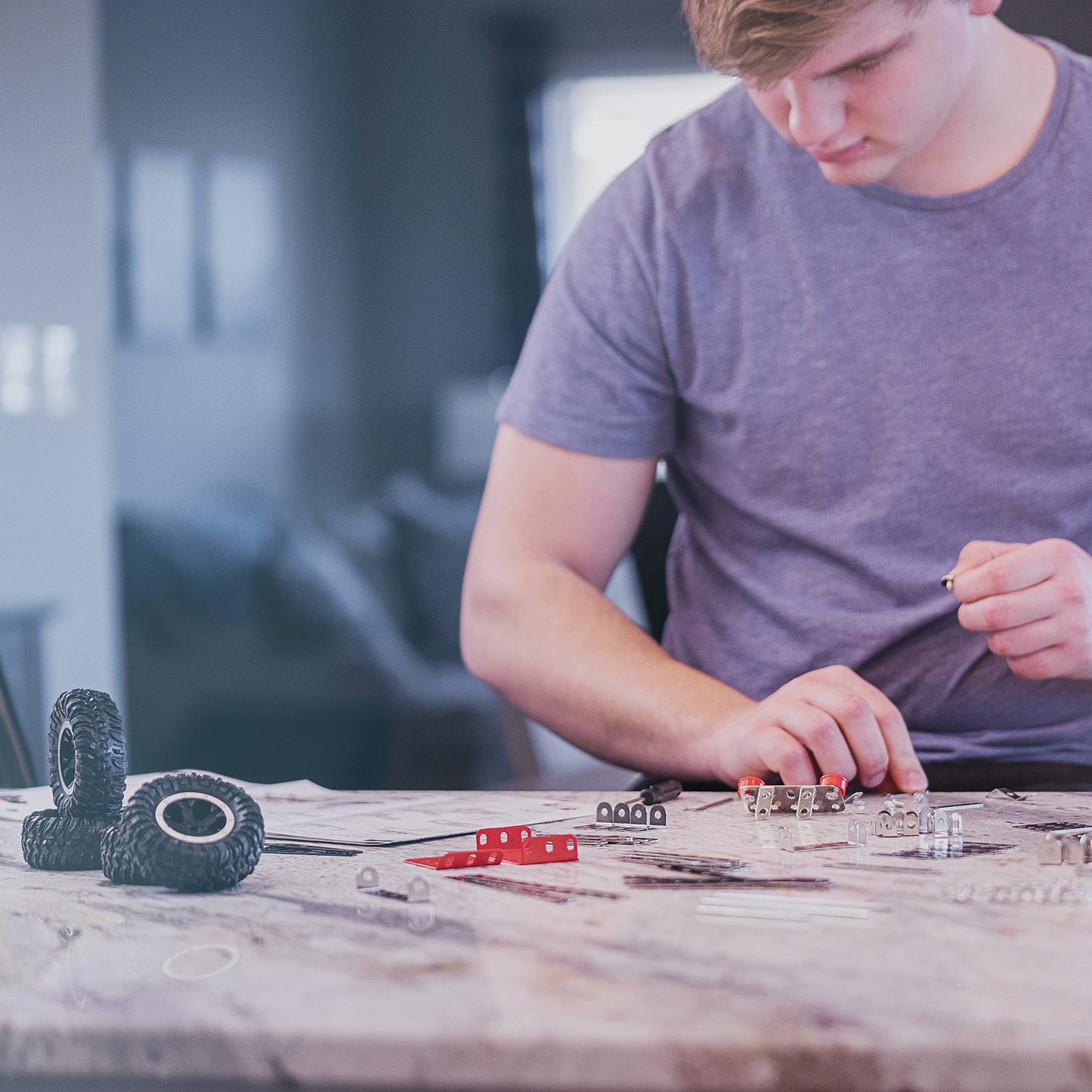 MALUVRIAN Erector Set for Boys - Girls | Metal Model Kits for Adults Teens and Advanced Kids Stem Toys | Build A Car Plane or Excavator | Educational