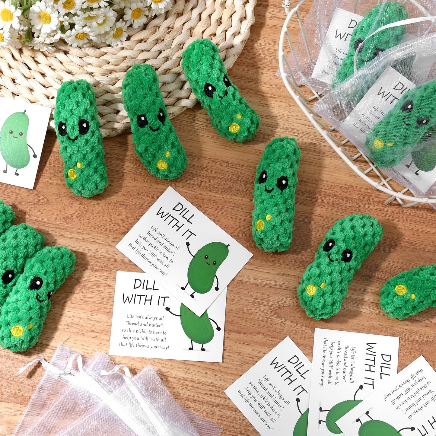 Yuunheg 12 Pcs Pickle Gifts Pickle Crochet Doll, Crochet Cucumber with Encouragement Support Cards & Organza Bags, Positive Gifts for Employee
