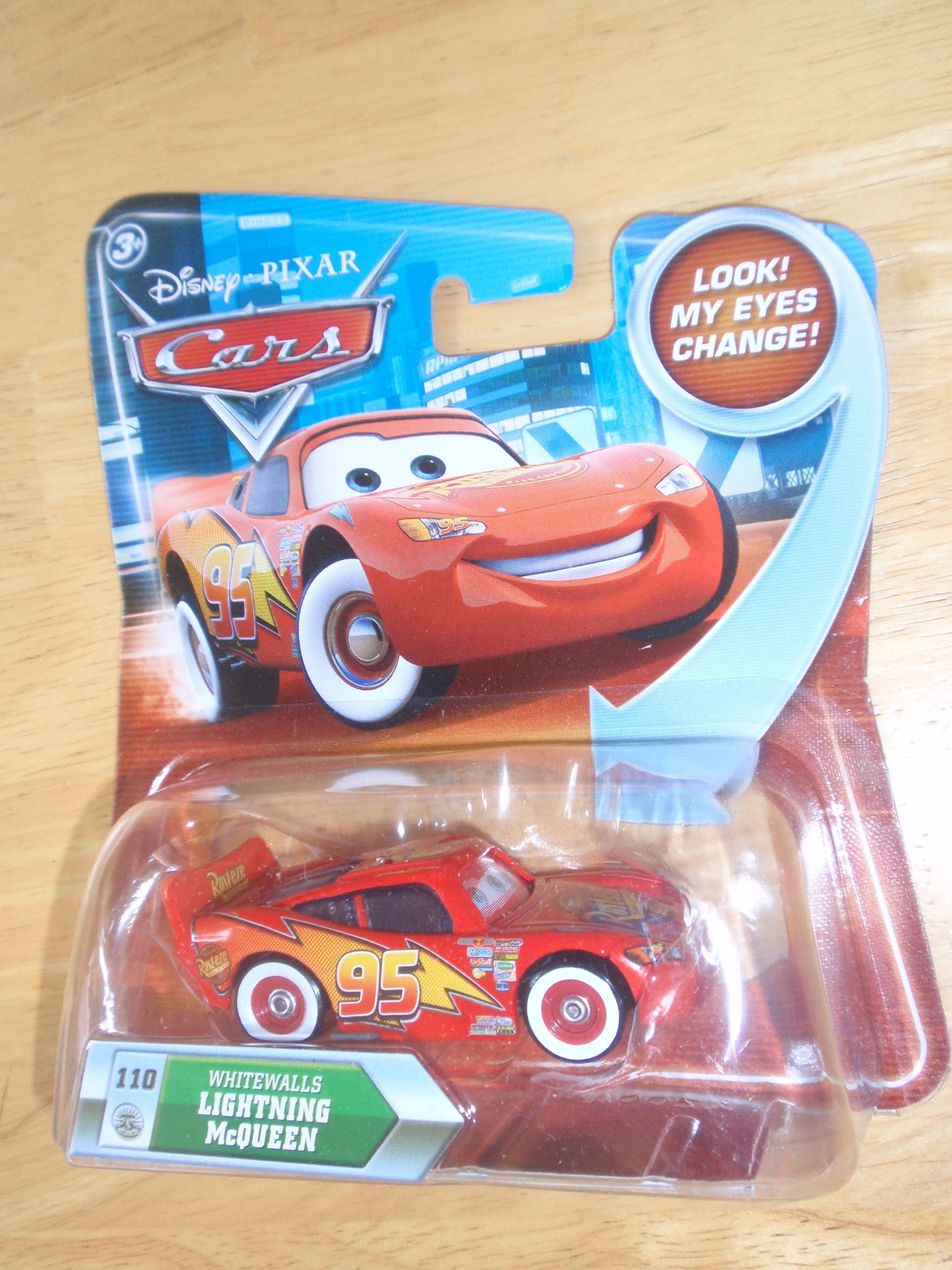 Disney / Pixar CARS Movie 155 Die Cast Car with Lenticular Eyes Series 2 Whitewalls Lightning McQueen