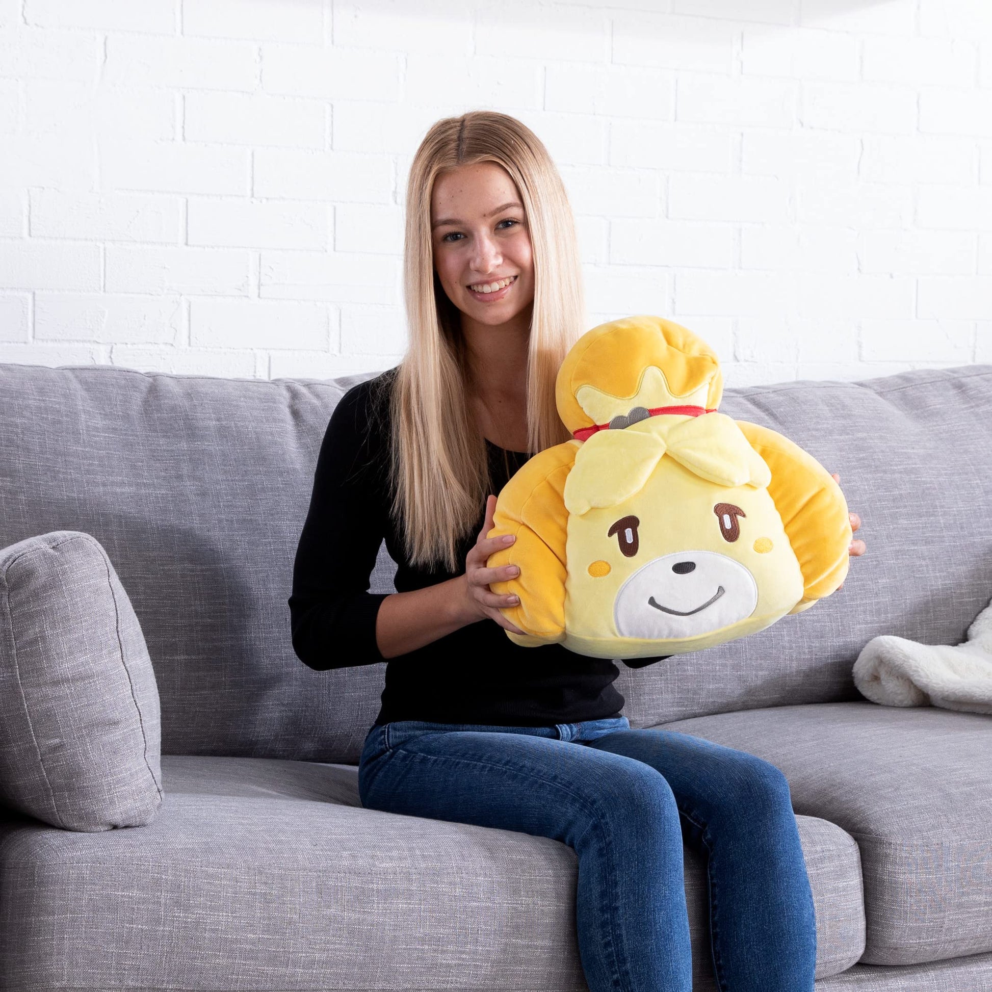 Club Mocchi Nintendo Animal Crossing Plush - Isabelle Plushie - Collectible Squishy Plush - 15 Inch