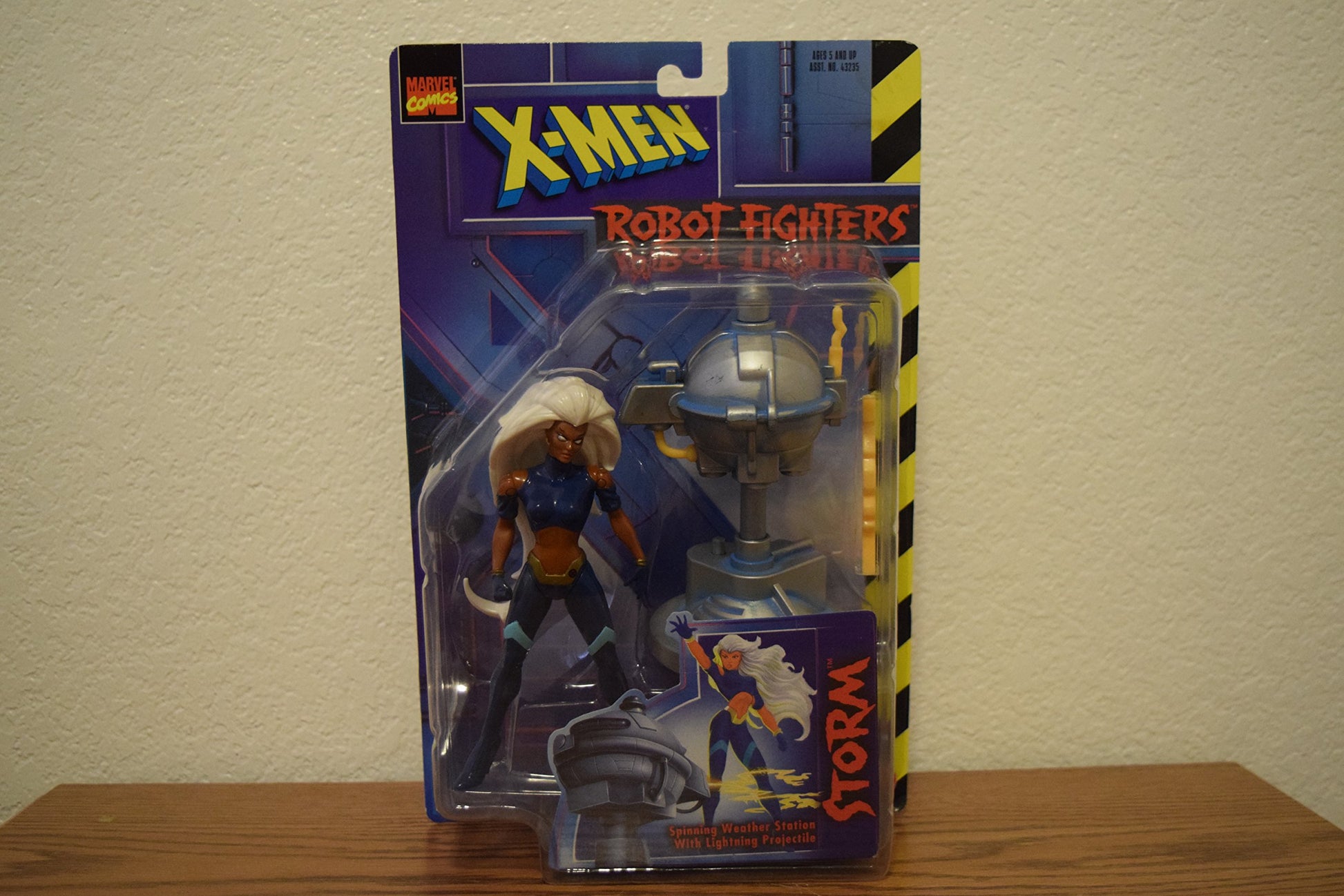 Marvel Comics 1997 Series X-Men Robot Fighters 6 Inch Action Figure - Variant STORM plus Spinning Weather Station with Lightning Projectile