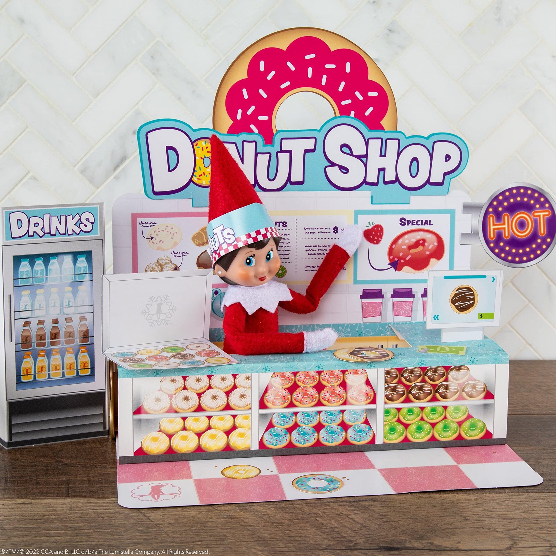 The Elf on the Shelf Insta-Moment Pop-Ups-Includes 3 Fun backdrops and pop Out Accessories for Easy Scenes! - Scout Elf Not Included