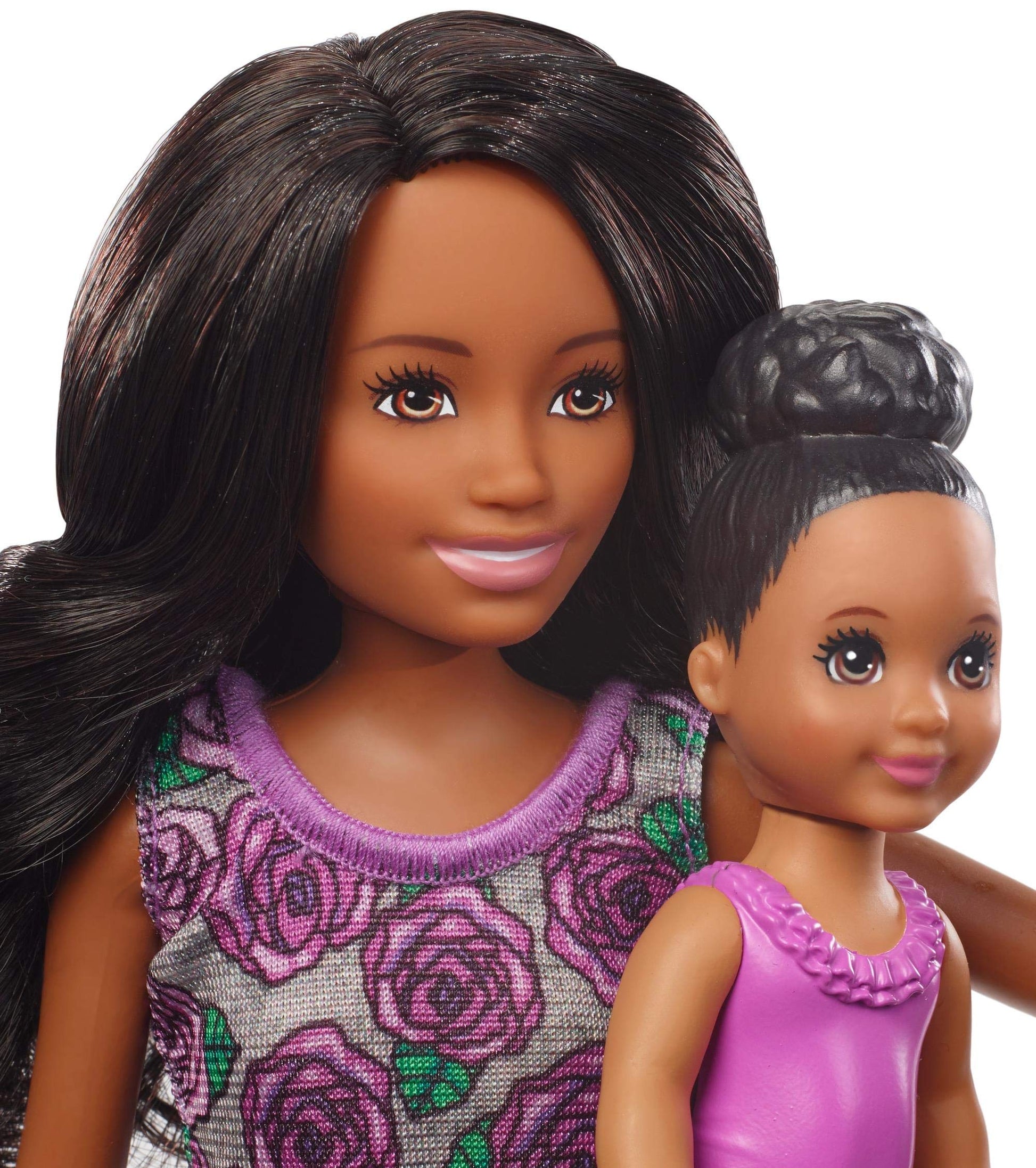 Barbie Skipper Babysitters, Inc. Playset with Bathtub, Babysitting Skipper Doll and Small Toddler Doll with Button to Move Arms and Splash, Plus