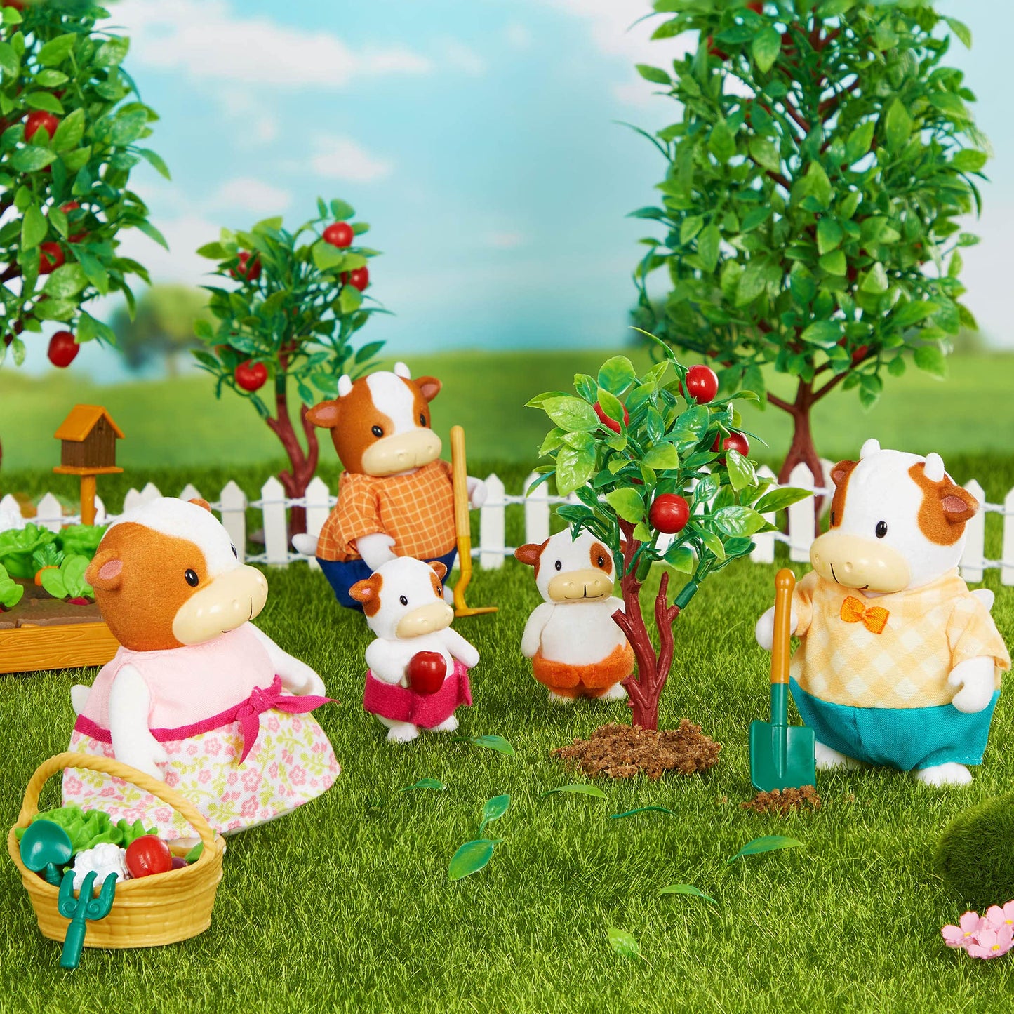 Li'l Woodzeez - The FitzMoo Cow Family - Flocked - Set of 7 Collectible Posable Cow Figures - Pretend Play Doll Figures - Gift Toy for Kids Age 3+