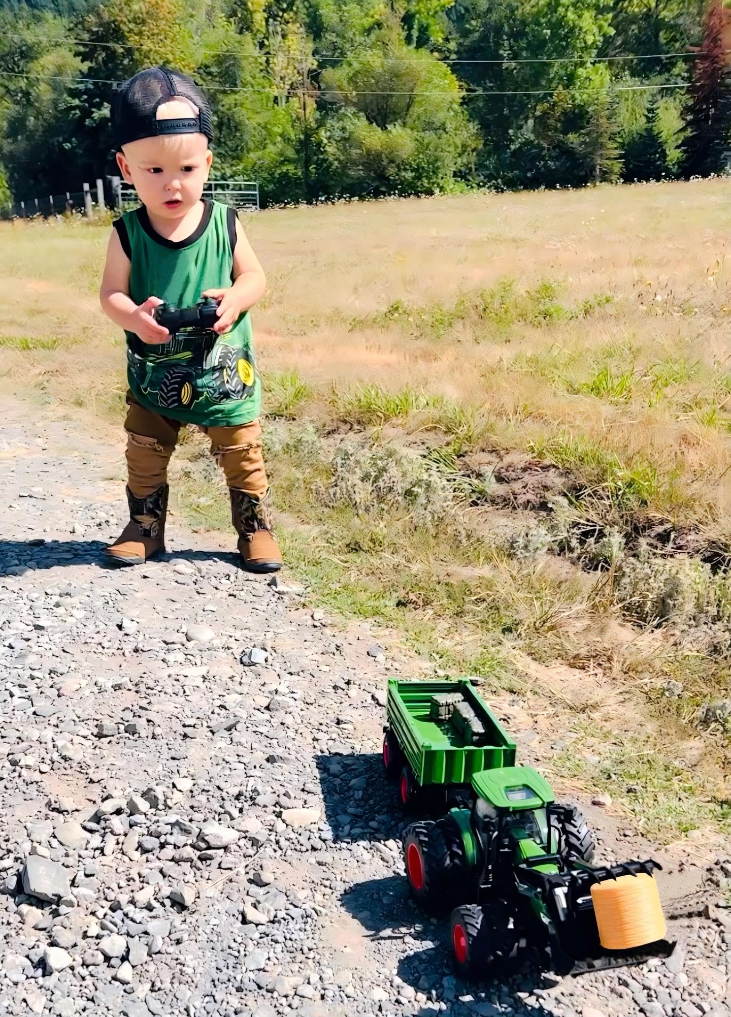 Uarzt Remote Control Tractor Toy with Trailer | Metal Front & Front Loader Farm Vehicle Set with Lights & 8-Wheel Design, RC Tractor Truck for Boys