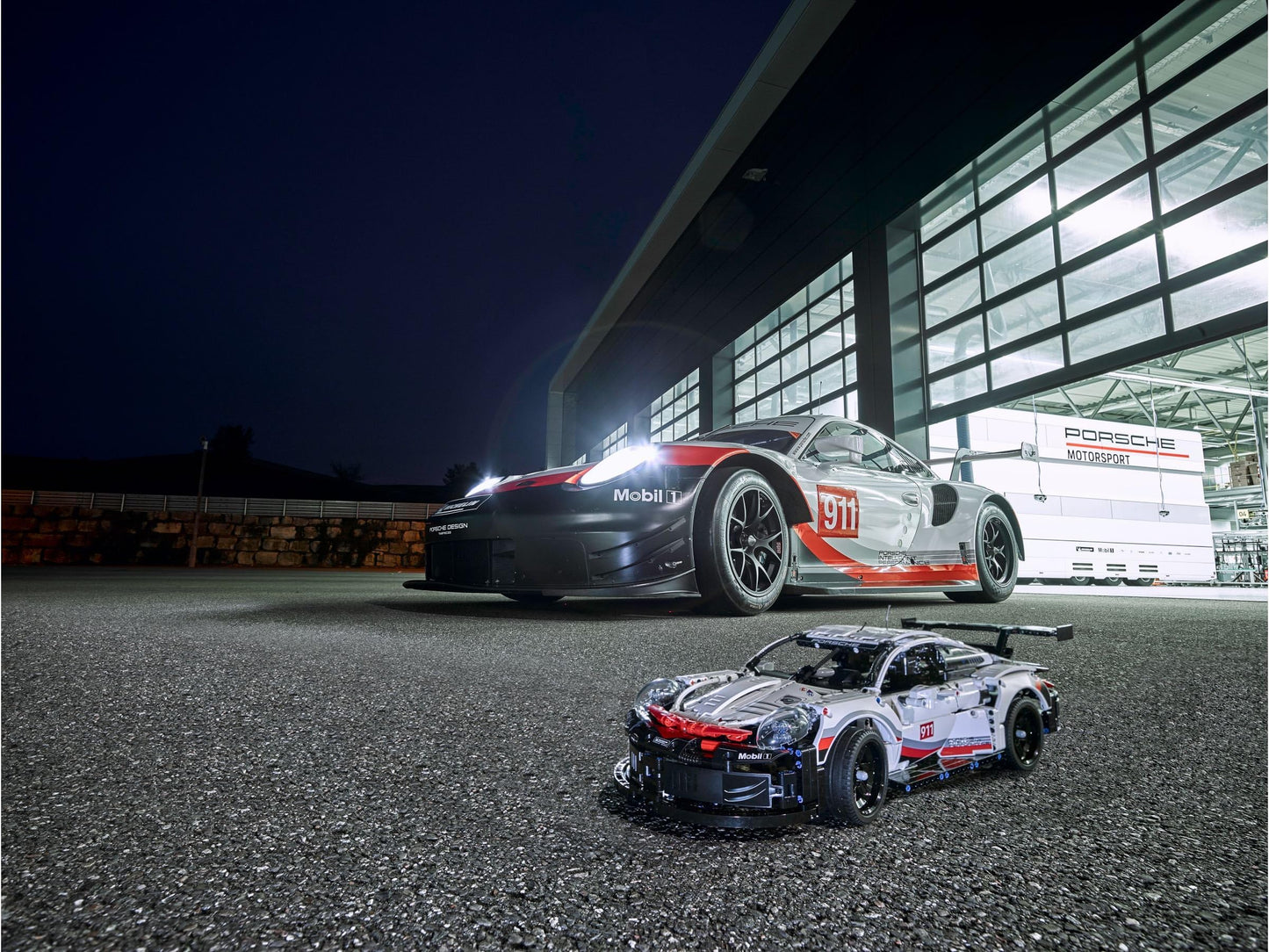 LEGO Technic Porsche 911 RSR Race Car Model Building Kit 42096, Advanced Replica, Exclusive Collectible Set, Gift for Kids, Boys & Girls