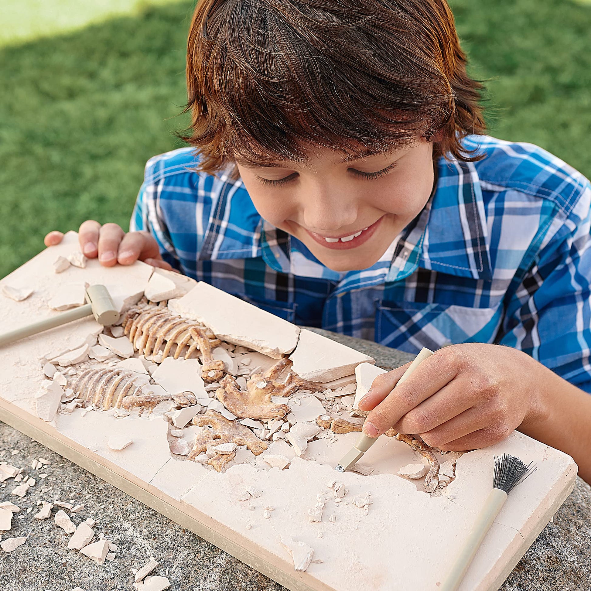 MindWare Dig It up Tyrannosaurus Rex Fossil Excavation Kit - Dinosaur Stem Toy for Kids - Includes Fossil Block, Hammer, Chisels, Brush, & Sponge