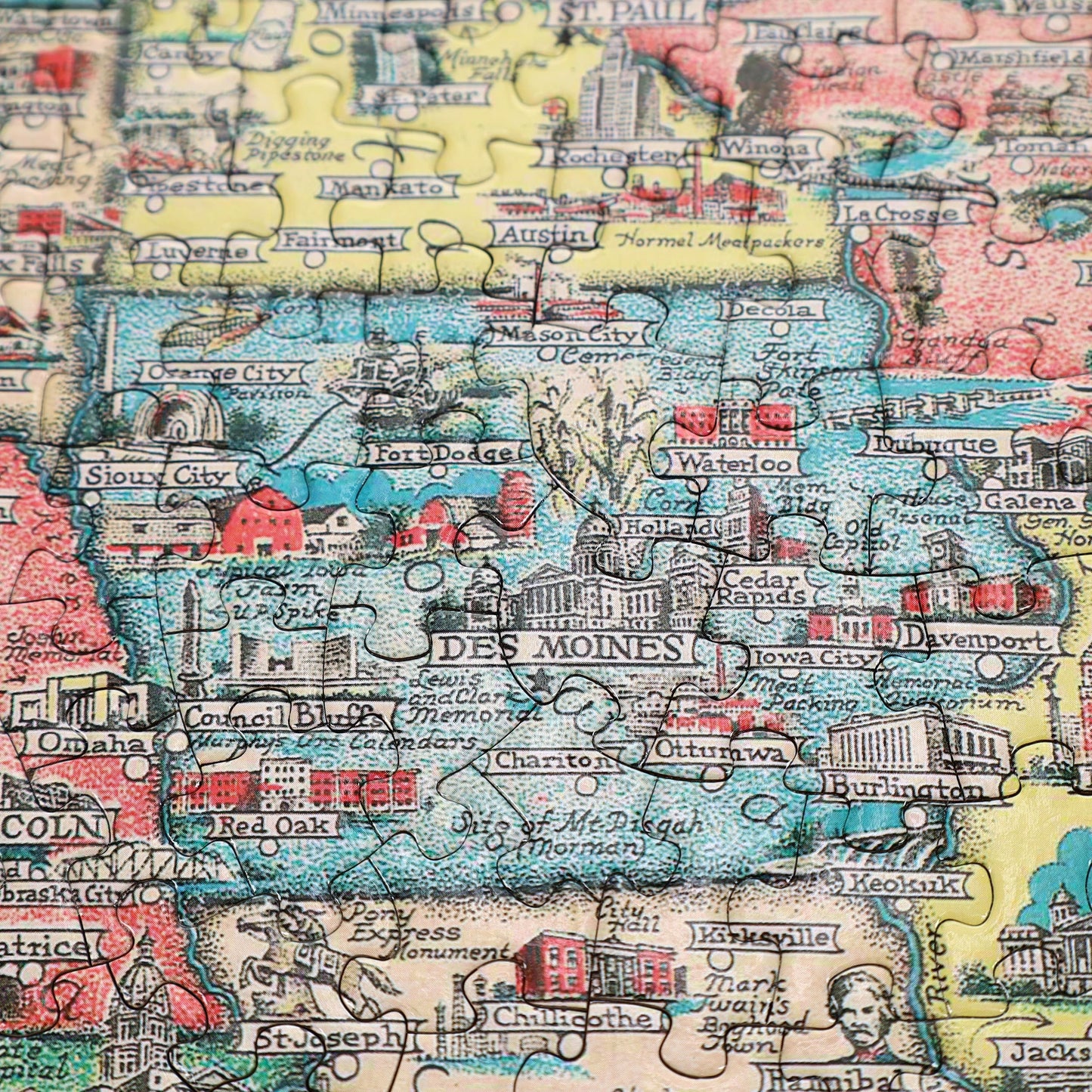 TDC Games USA Shaped Jigsaw Puzzle - America the Wonderland - 1940’s Pictorial Map of the United States, Puzzles for Adults 1000 Pieces, 31 inches
